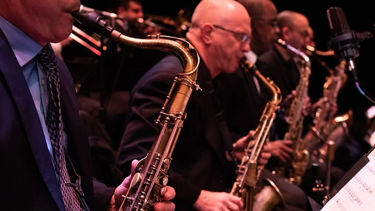 Metropolitan Jazz Orchestra: To Swing Through the Sky